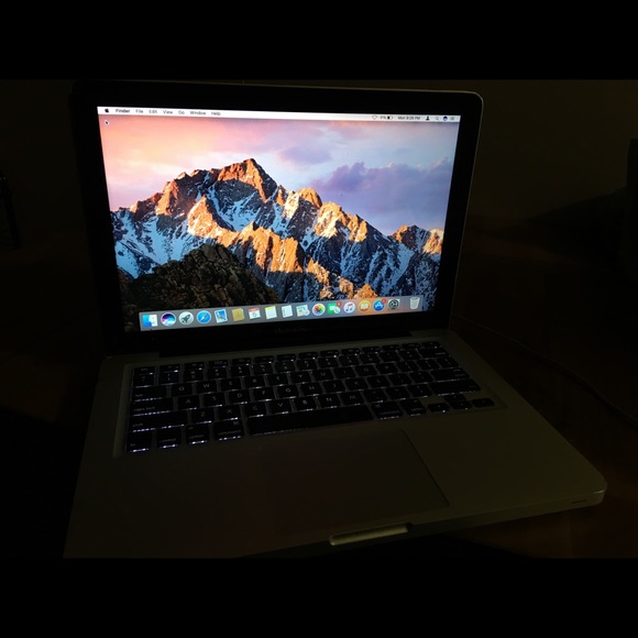 MACBOOK PRO - Picture 4 of 8